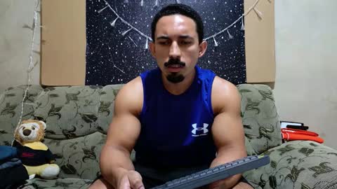 Snapshot of superbigmr chatting on 20, 12, 2025 james online show from 20, 12, 2025