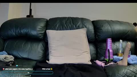 Snapshot of superduty5speed chatting on 25, 11, 2025 Thomas online show from 25, 11, 2025