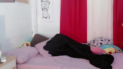 Snapshot of superhotvaleria chatting on 12, 9, 2025 Im val online show from 12, 9, 2025