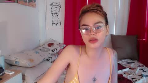 Snapshot of superhotvaleria chatting on 7, 10, 2025 Im val online show from 7, 10, 2025