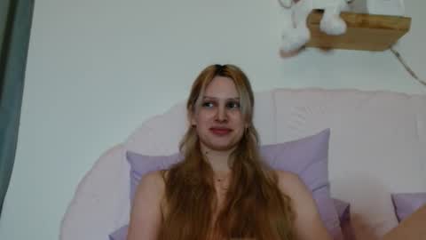 Luna online show from 12, 1, 2026