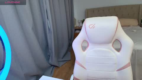 Snapshot of susan_backer chatting on 4, 7, 2026 Susan online show from 4, 7, 2026