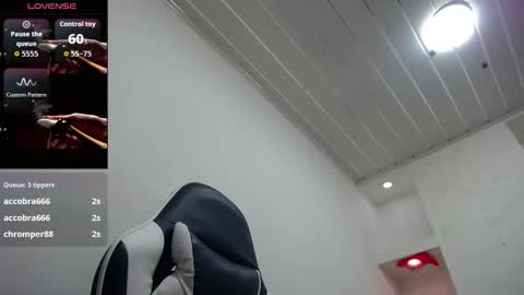 Snapshot of susan_moore29 chatting on 13, 12, 2025 susan online show from 13, 12, 2025