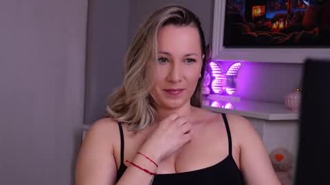 Snapshot of susanjewel chatting on 24, 2, 2026 SusanJewel online show from 24, 2, 2026