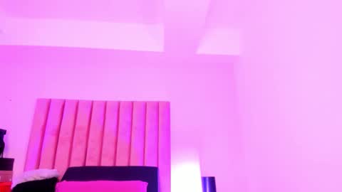 Snapshot of sussan_nicolle1 chatting on 1, 11, 2025 Sussan Nicole online show from 1, 11, 2025