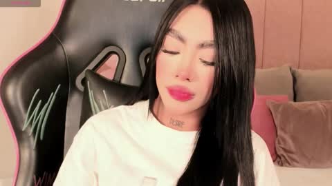 Sussie Tompsom online show from 23, 2, 2026