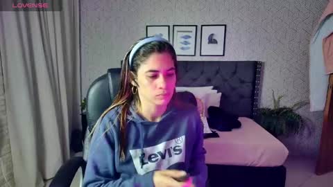   online show from 4, 1, 2025