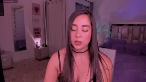 sussy_bell_ online show from 13, 5, 2026