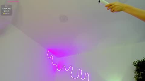 Snapshot of susyrosse chatting on 12, 9, 2025 S U S Y online show from 12, 9, 2025