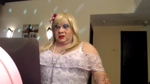 My name is Sissy or more fully Suzanna Aprilia Maria Mariquita Catarina Chinita Banci. Soy una puta - que chimba ladybug online show from 13, 12, 2024