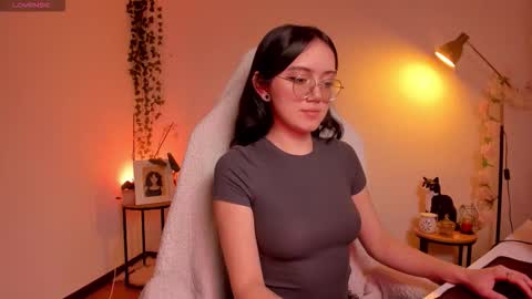 Snapshot of suzumi_ chatting on 24, 10, 2025 Jadde  online show from 24, 10, 2025