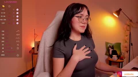 Snapshot of suzumi_ chatting on 14, 11, 2025 Jadde online show from 14, 11, 2025