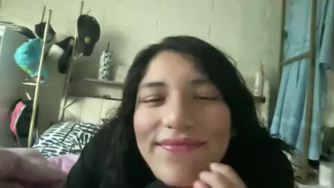 Snapshot of suzyishellawet chatting on 15, 11, 2025 Suzy online show from 15, 11, 2025