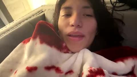 Snapshot of suzyishellawet chatting on 18, 11, 2025 Suzy online show from 18, 11, 2025