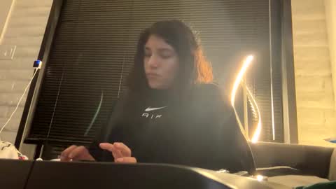 Snapshot of suzyishellawet chatting on 22, 11, 2025 Suzy online show from 22, 11, 2025