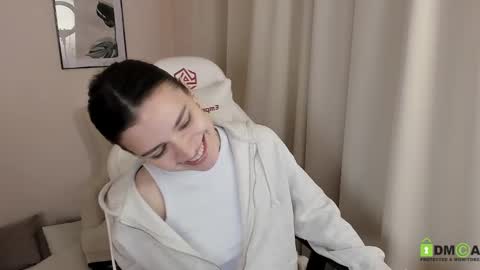 Suzy  next stream  Thursday Friday Saturday online show from 17, 1, 2025