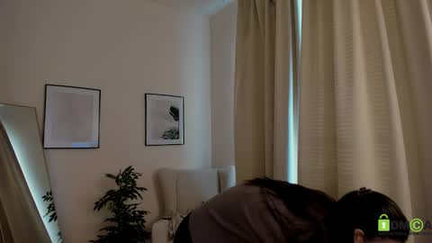 Suzy  next stream  Thursday Friday Saturday online show from 1, 2, 2025