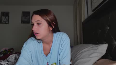 Snapshot of svtf2323 chatting on 14, 12, 2024 SV online show from 14, 12, 2024