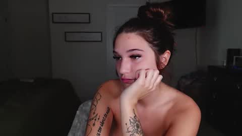 Snapshot of svtf2323 chatting on 9, 10, 2025 SV online show from 9, 10, 2025