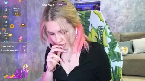 Snapshot of sweeet_bee chatting on 22, 1, 2025 Melisa online show from 22, 1, 2025