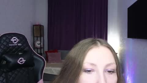 Snapshot of sweeet_lilit chatting on 25, 10, 2025 SwitLilit online show from 25, 10, 2025