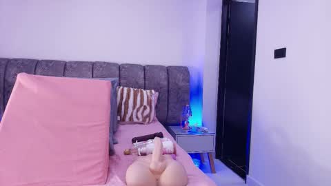 Debora  online show from 11, 11, 2025