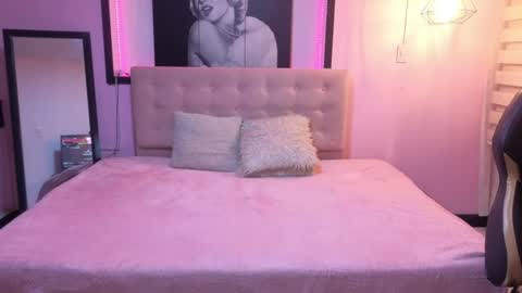 Snapshot of sweet__cat__ chatting on 17, 6, 2026 sweet__cat__ online show from 17, 6, 2026