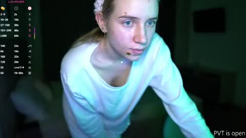 Snapshot of sweet__michelle chatting on 31, 10, 2025 Michelle online show from 31, 10, 2025