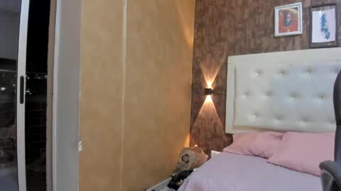 Snapshot of sweet__vanessa1 chatting on 15, 5, 2026 Vanessa online show from 15, 5, 2026