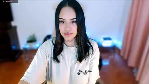 Snapshot of sweet_angel2001 chatting on 14, 11, 2025 Stephanie online show from 14, 11, 2025