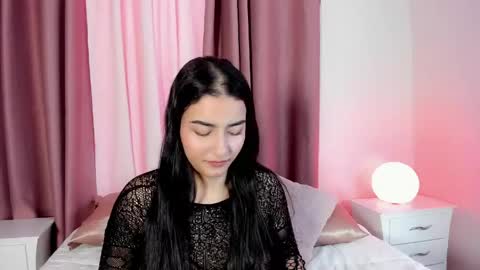 Aura  online show from 13, 4, 2026