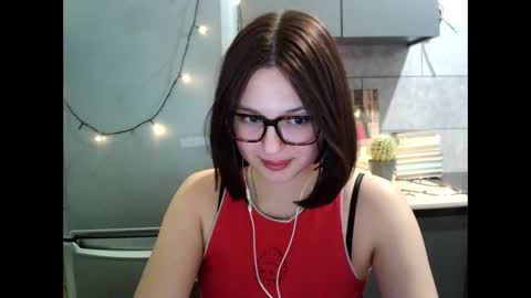 Snapshot of sweet_bella1318 chatting on 14, 12, 2025 Bella dont forget thumbs up online show from 14, 12, 2025