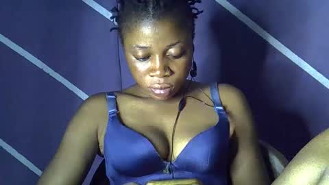 Snapshot of sweet_berry31 chatting on 14, 12, 2025 baby girl online show from 14, 12, 2025