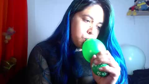 Snapshot of sweet_bubblee chatting on 17, 12, 2025 Bubbles online show from 17, 12, 2025
