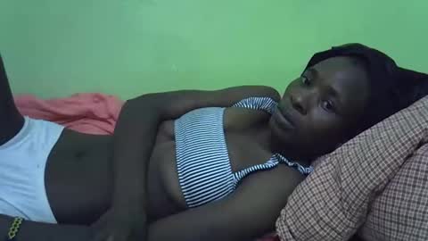 Snapshot of sweet_candie01 chatting on 28, 9, 2025 sweet_candie01 online show from 28, 9, 2025