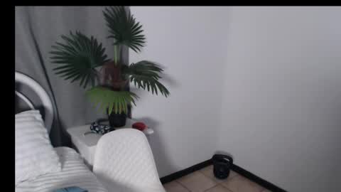 Snapshot of sweet_chantelle chatting on 27, 11, 2025 Chantelle online show from 27, 11, 2025