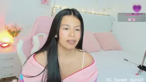 Snapshot of sweet_dania_ chatting on 21, 9, 2025 sweet_dania_ online show from 21, 9, 2025