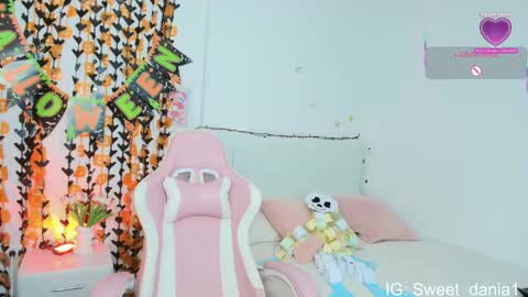 Snapshot of sweet_dania_ chatting on 22, 10, 2025 sweet_dania_ online show from 22, 10, 2025