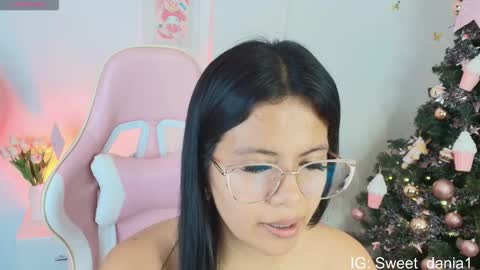 Snapshot of sweet_dania_ chatting on 19, 12, 2025 sweet_dania_ online show from 19, 12, 2025