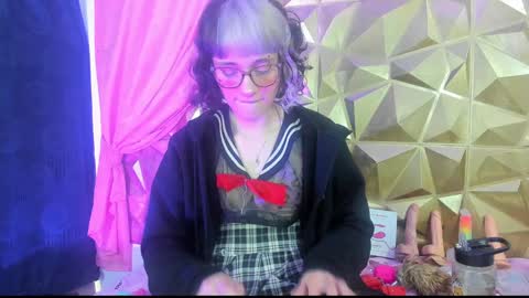  emmili  online show from 26, 12, 2024