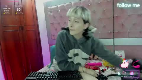  emmili  online show from 24, 11, 2025