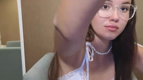 Snapshot of sweet_haeven chatting on 20, 10, 2025 Im Mia.LOVELY PATTERNS 100 120 160 200 my toy buzzes from 2 tip online show from 20, 10, 2025