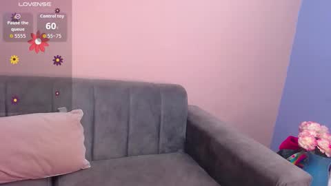 Snapshot of sweet_honey_wet chatting on 16, 12, 2025 Nella online show from 16, 12, 2025