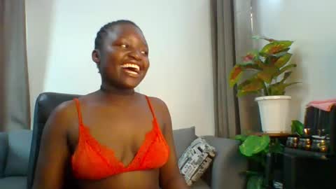 Snapshot of sweet_jenica chatting on 6, 12, 2024 ESTHER NEEMA online show from 6, 12, 2024