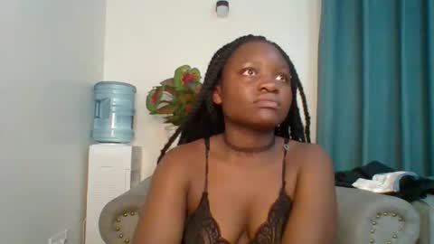 Snapshot of sweet_jenica chatting on 17, 12, 2025 ESTHER NEEMA online show from 17, 12, 2025