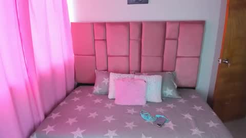 Snapshot of sweet_latiinas chatting on 31, 1, 2025 Kathe and Scarlett online show from 31, 1, 2025