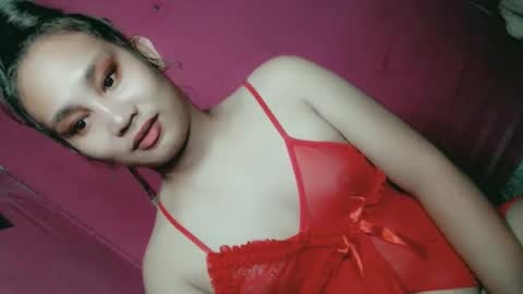 Snapshot of sweet_lover5 chatting on 4, 1, 2025 SWEET LOVE online show from 4, 1, 2025