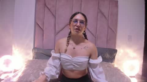 Snapshot of sweet_meelody chatting on 26, 9, 2025 Melody online show from 26, 9, 2025