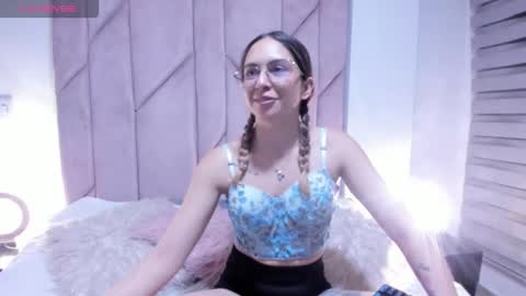 Snapshot of sweet_meelody chatting on 10, 10, 2025 Melody online show from 10, 10, 2025