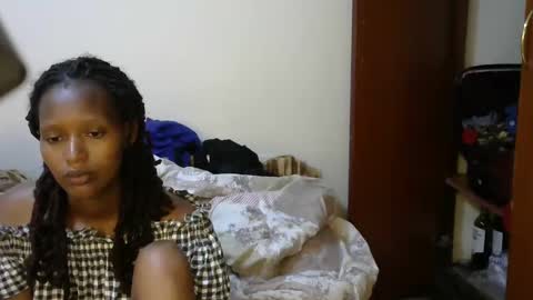 Snapshot of sweet_melod chatting on 10, 11, 2025 Linda online show from 10, 11, 2025